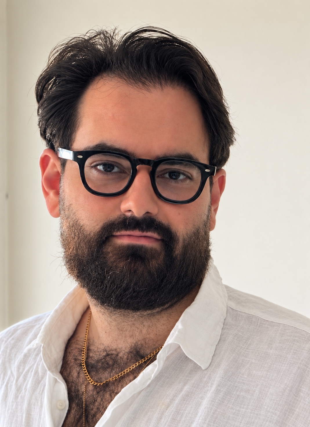Mohamad Hosein Naghdi, author of the novella Invented With Love
